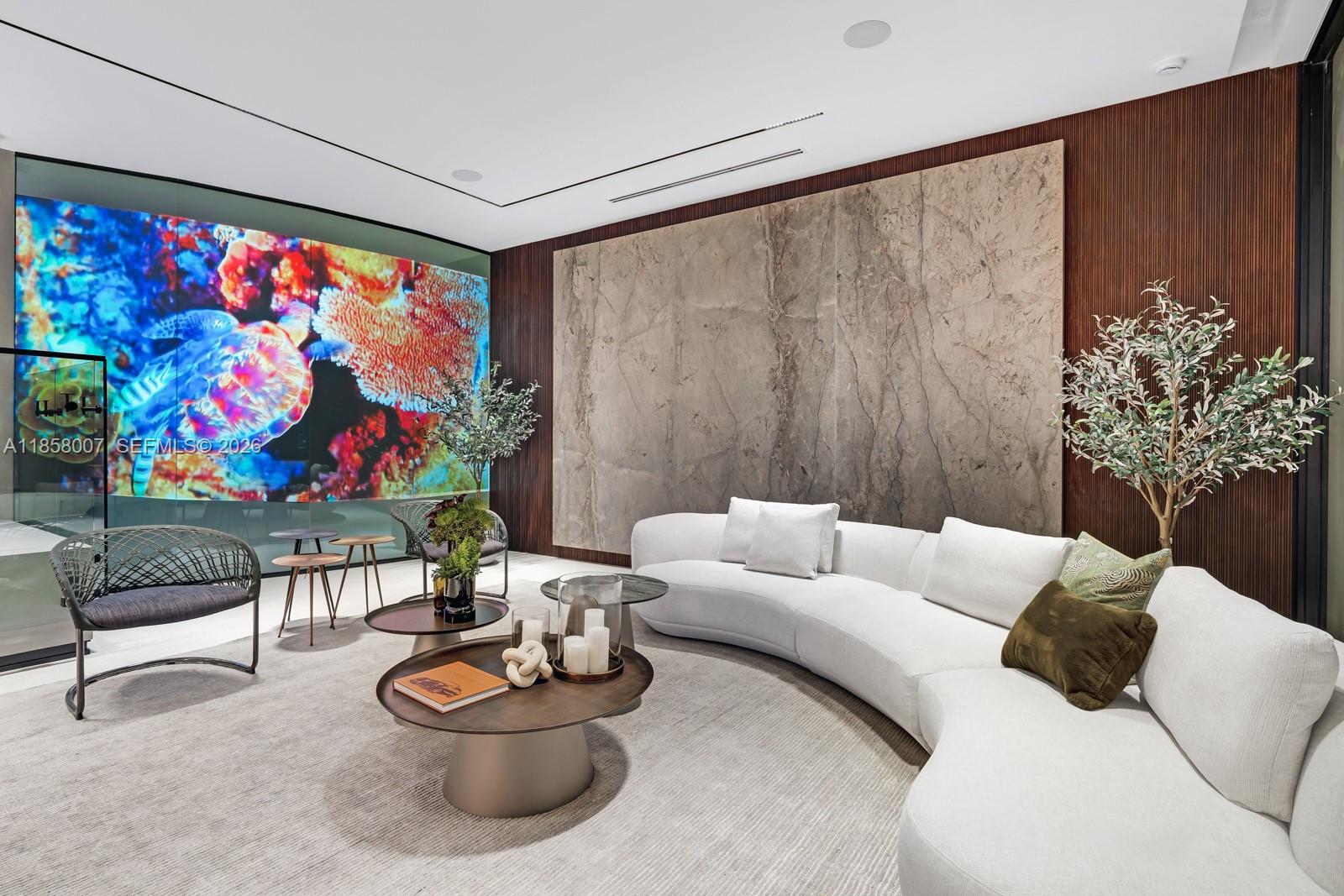 493 Holiday Dr Hallandale Beach, FL 33009