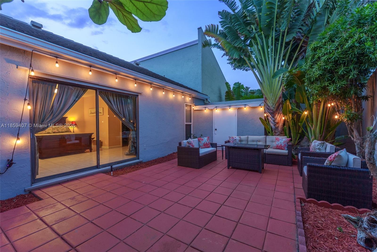 17068 Traverse Cir