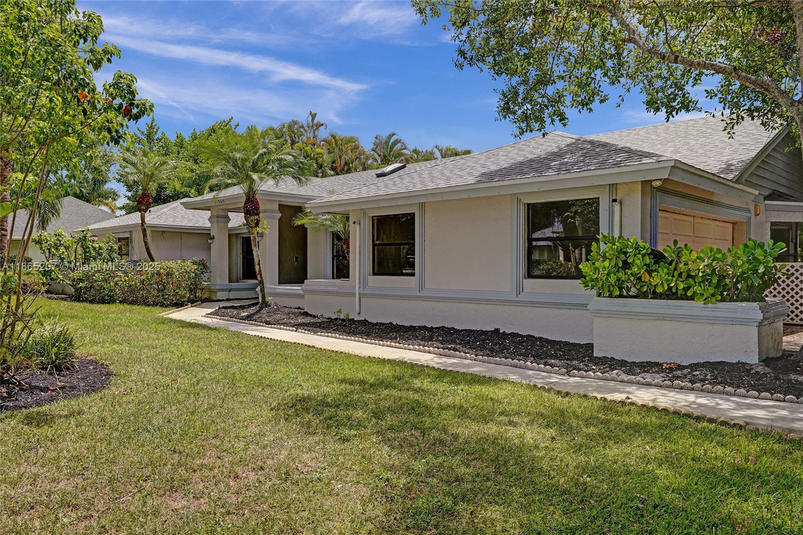 15365 Meadow Wood Dr Wellington, FL 33414