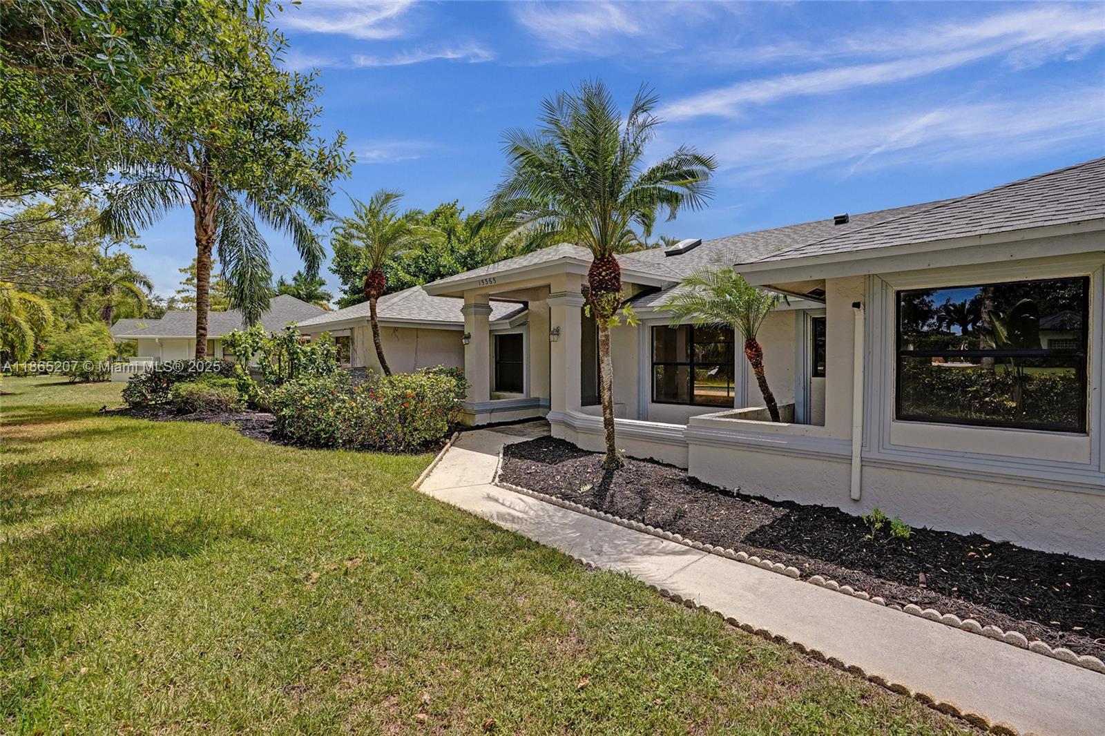 15365 Meadow Wood Dr Wellington, FL 33414