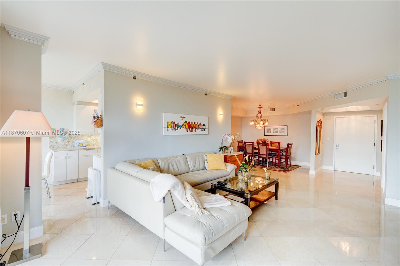 2000 Island Blvd #408