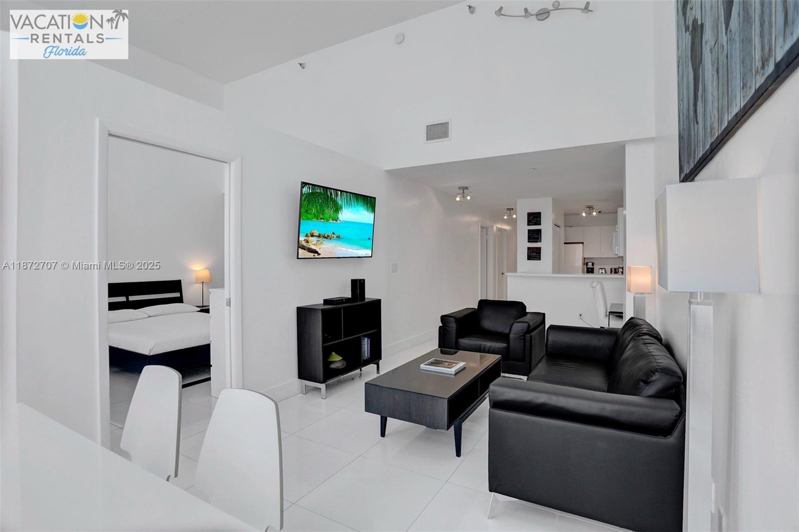 5445 Collins Ave #BAY-14