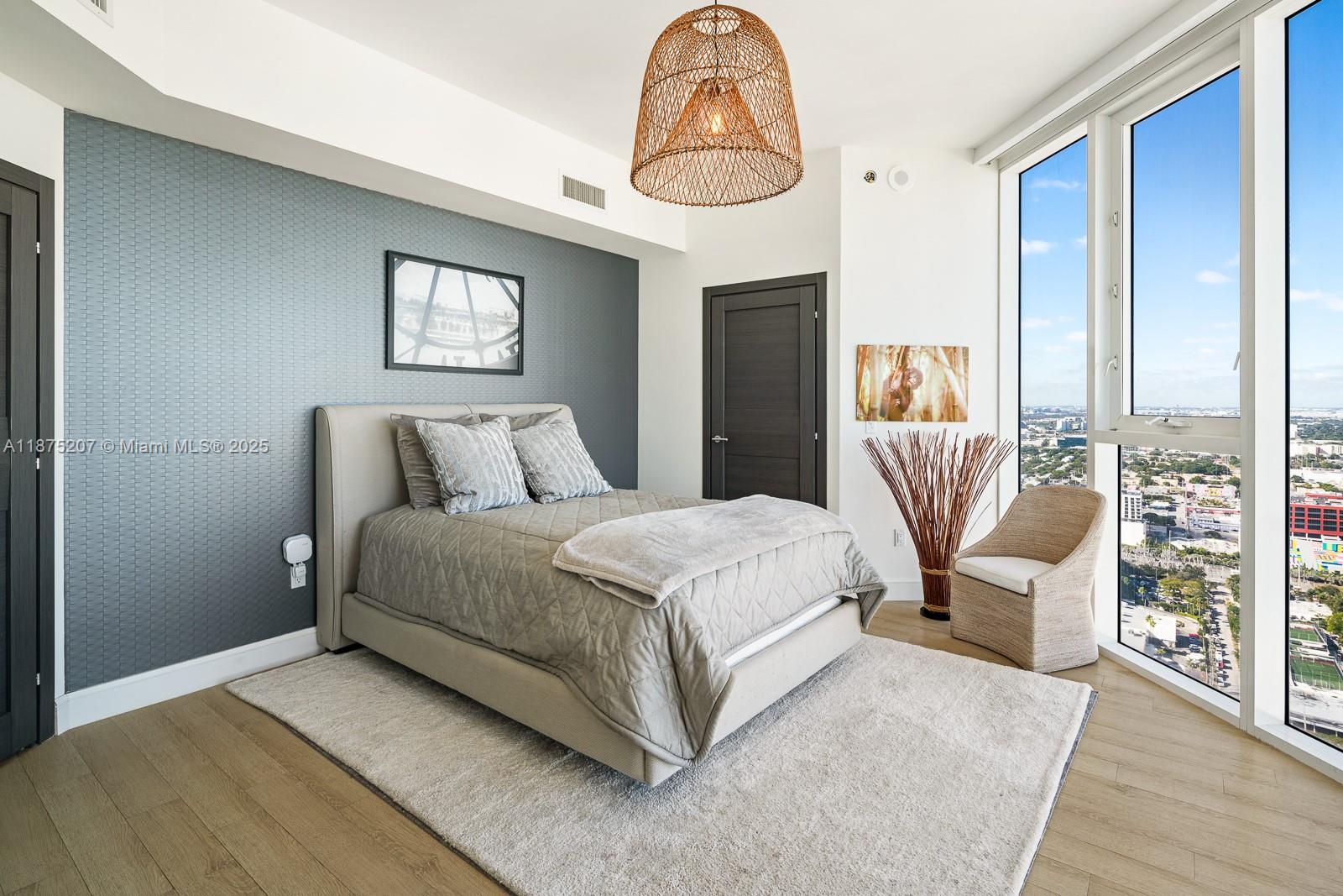 image Paramount Bay Condo18