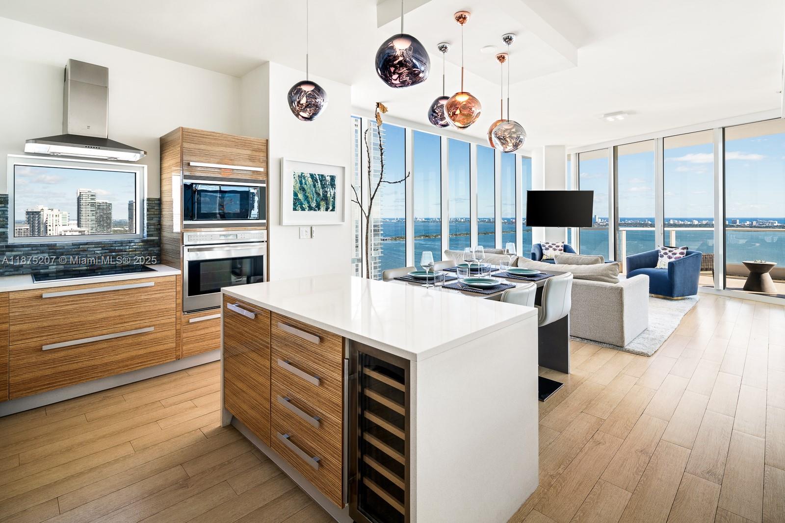 image Paramount Bay Condo2