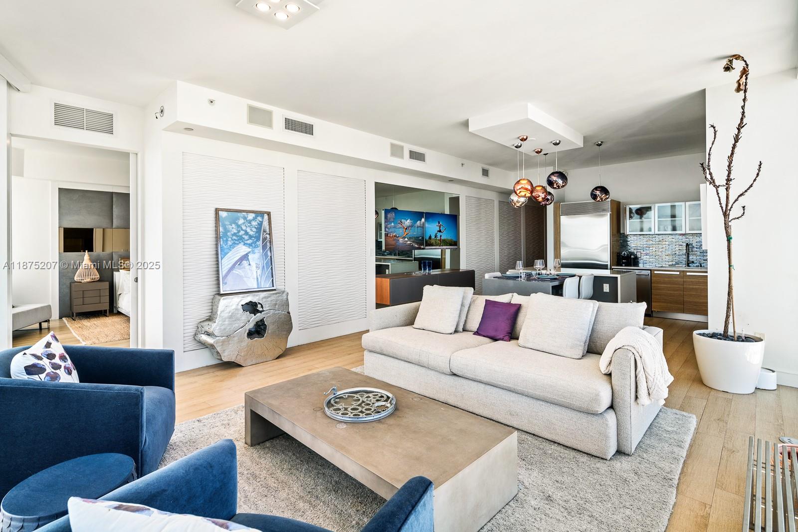 image Paramount Bay Condo3