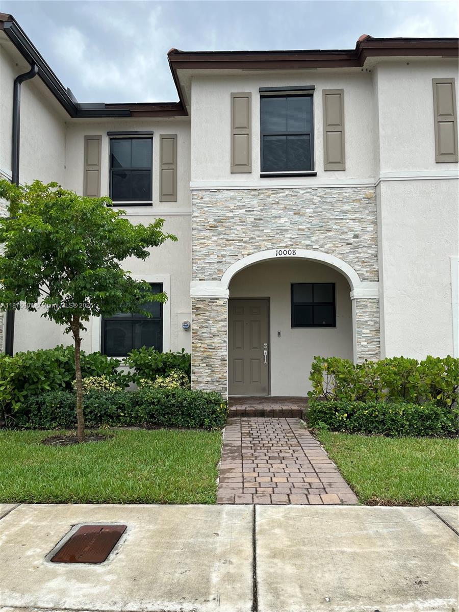 10008 SW 228th Ter Miami, FL 33190