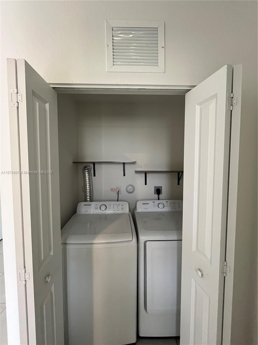 10008 SW 228th Ter Miami, FL 33190