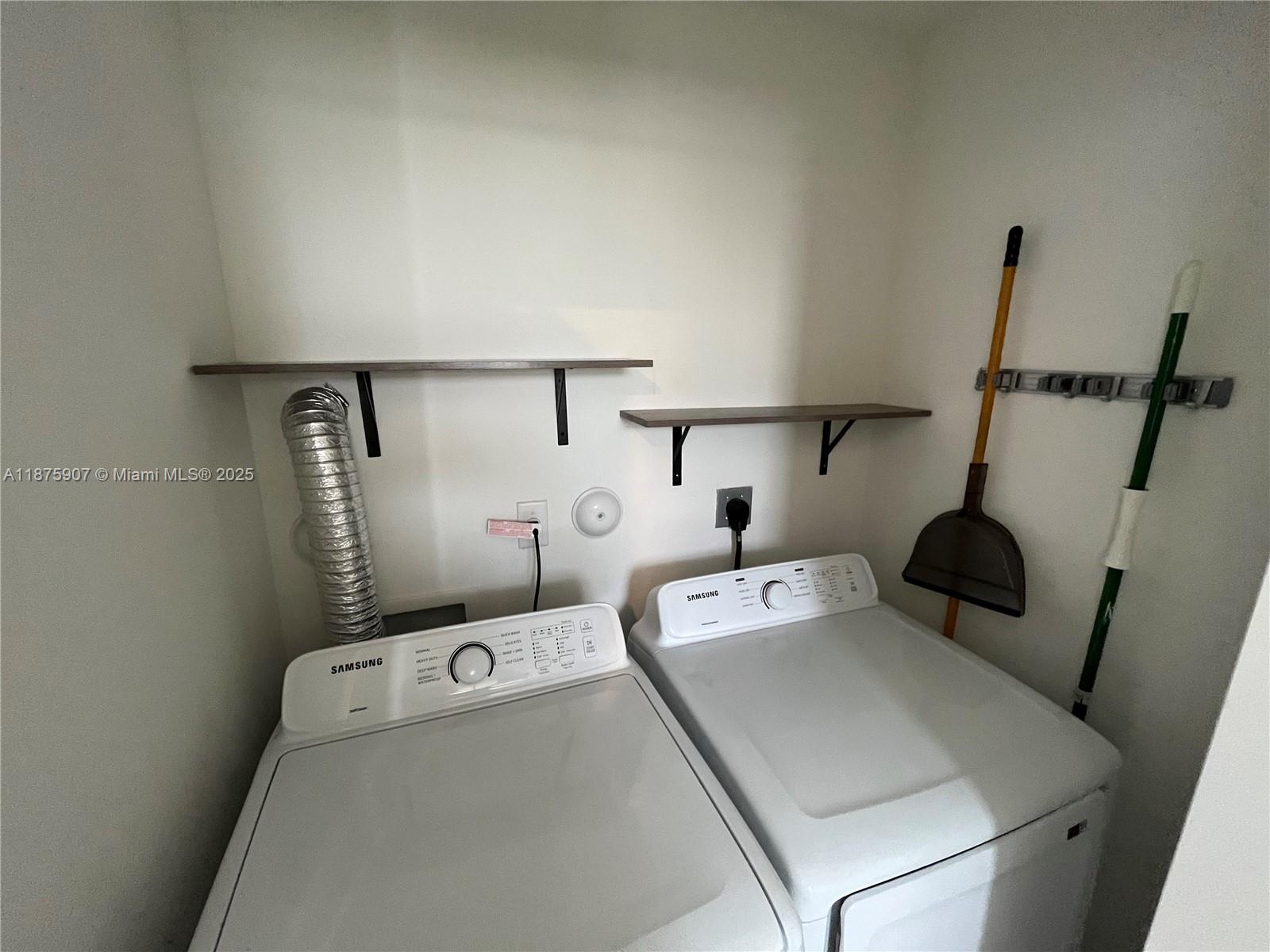 10008 SW 228th Ter Miami, FL 33190