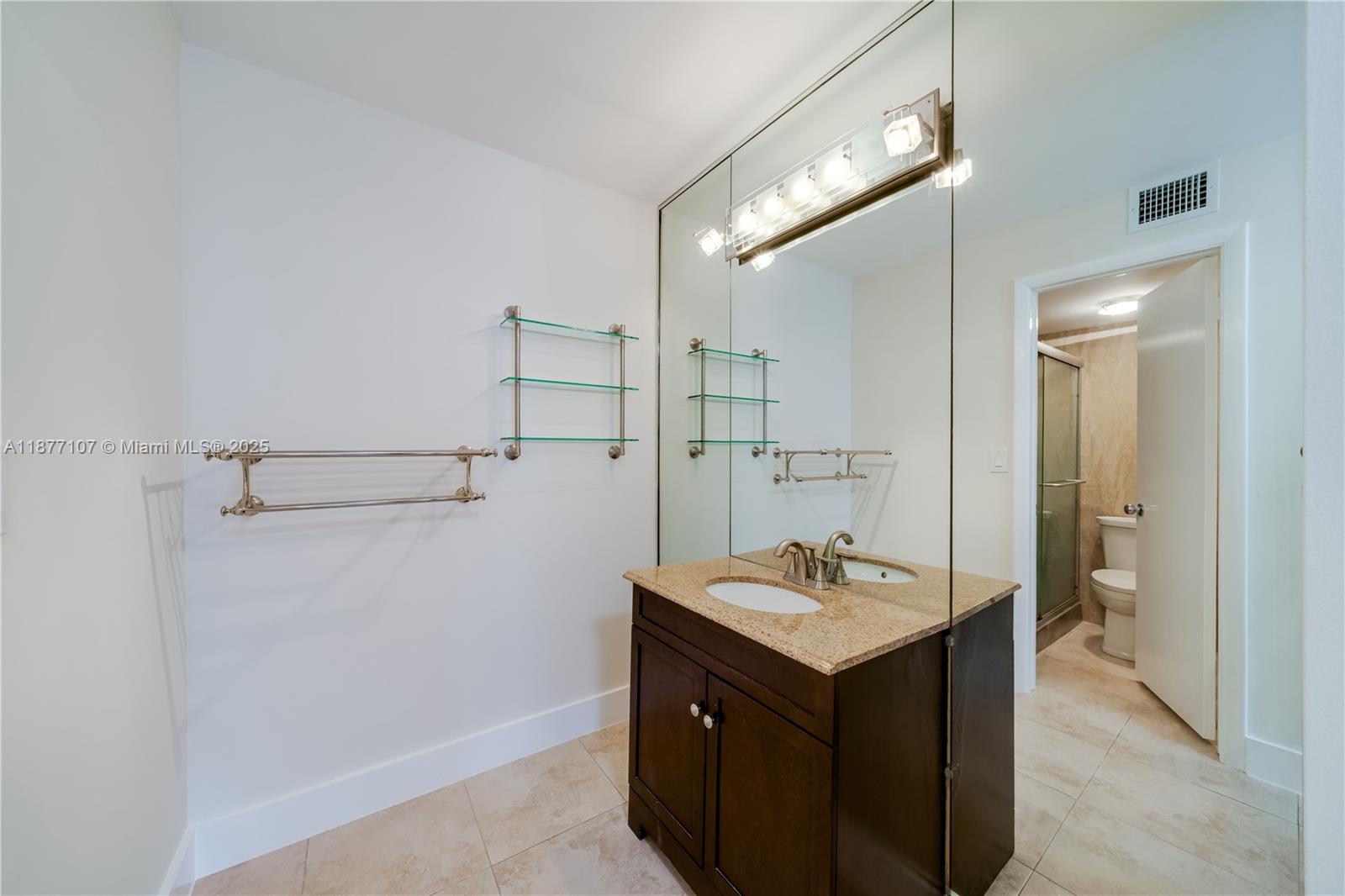 1665 Bay Rd #521 Miami Beach, FL 33139