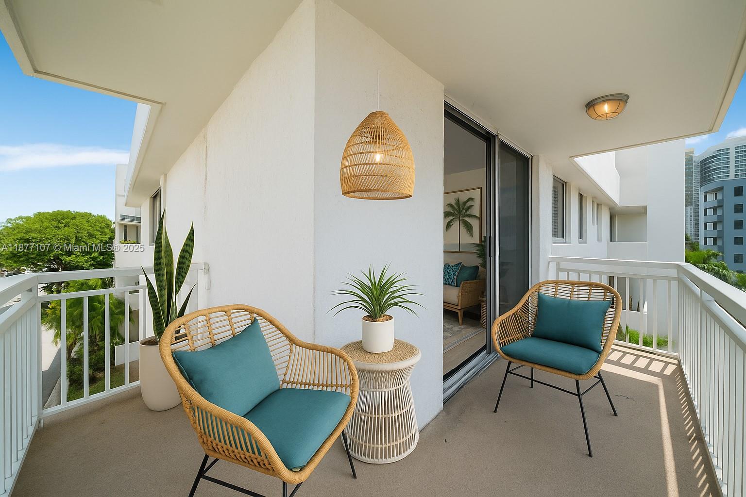 1665 Bay Rd #521 Miami Beach, FL 33139