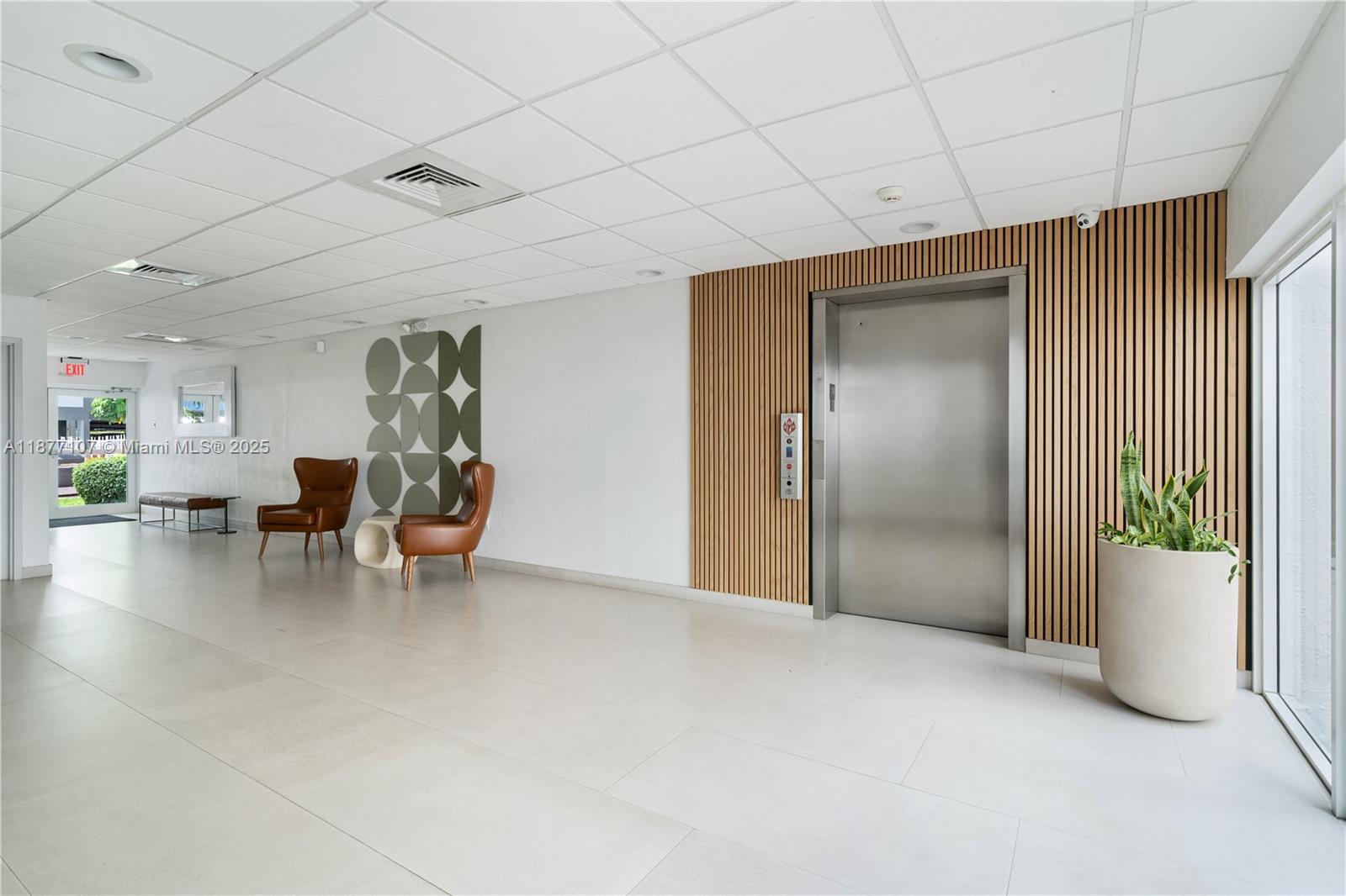 1665 Bay Rd #521 Miami Beach, FL 33139