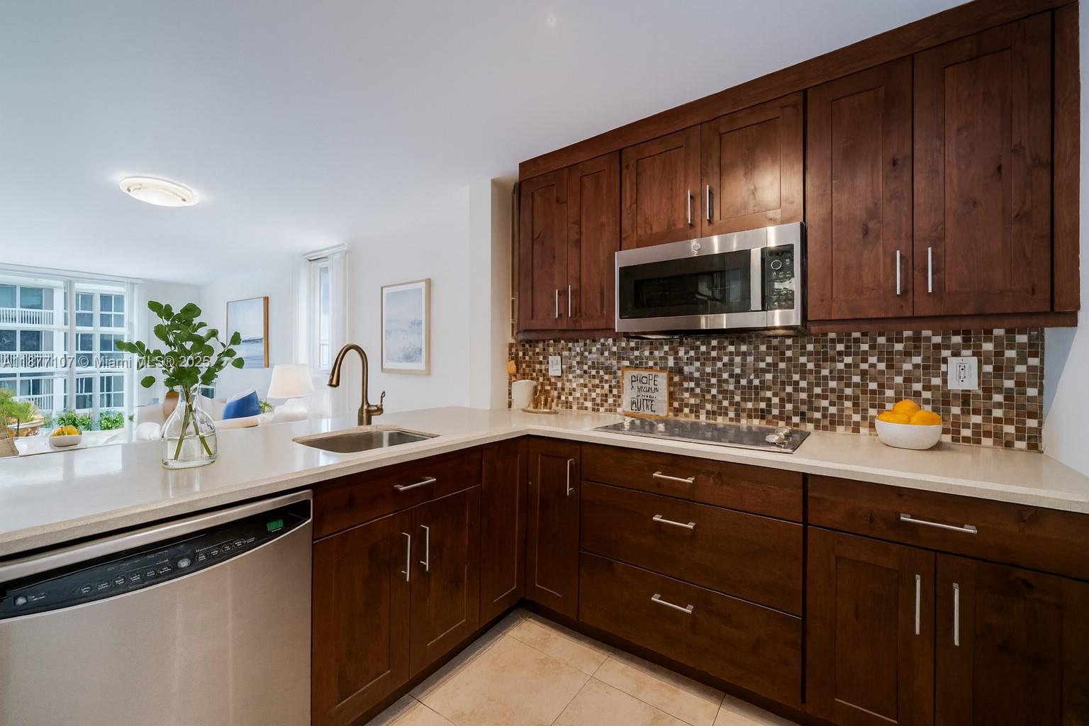 1665 Bay Rd #521 Miami Beach, FL 33139