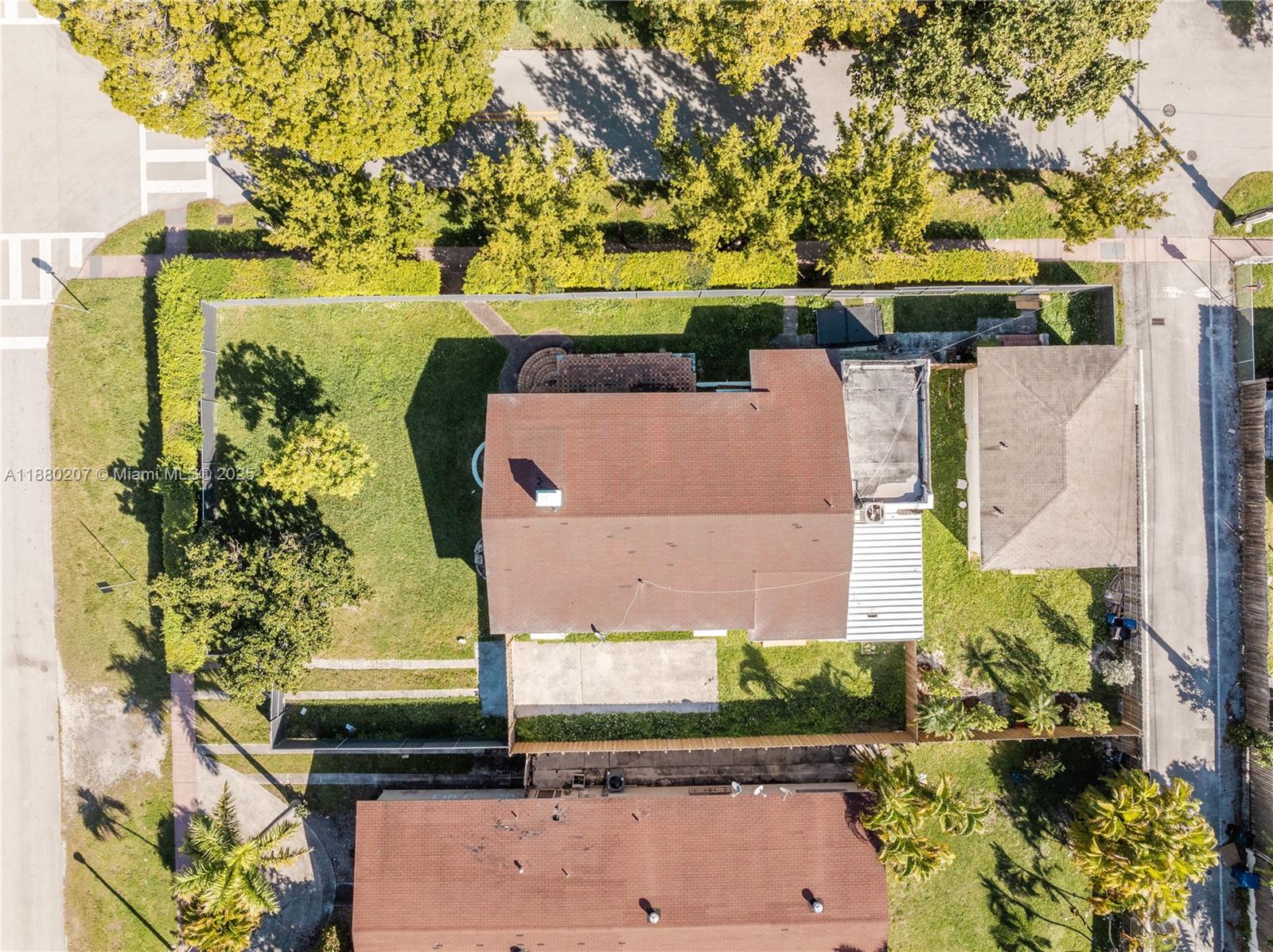 1255 Lenox Ave Miami Beach, FL 33139