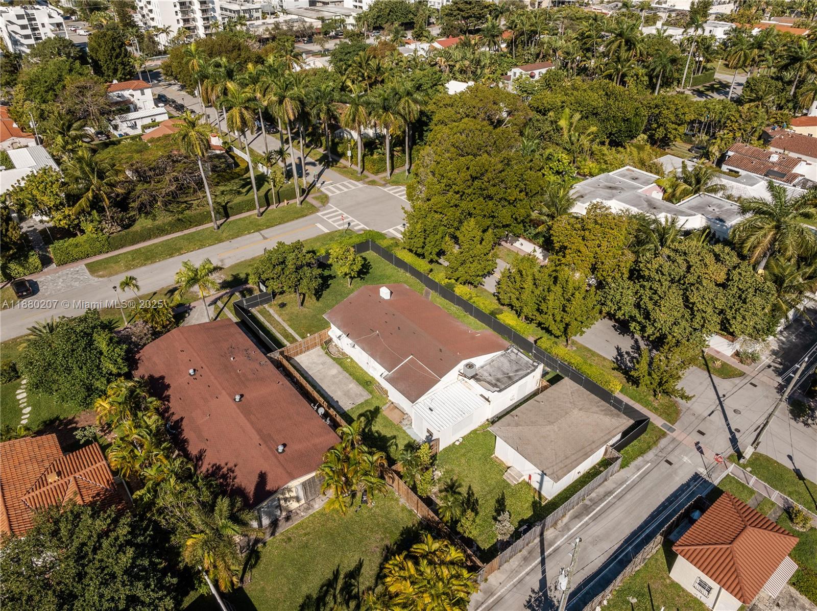 1255 Lenox Ave Miami Beach, FL 33139