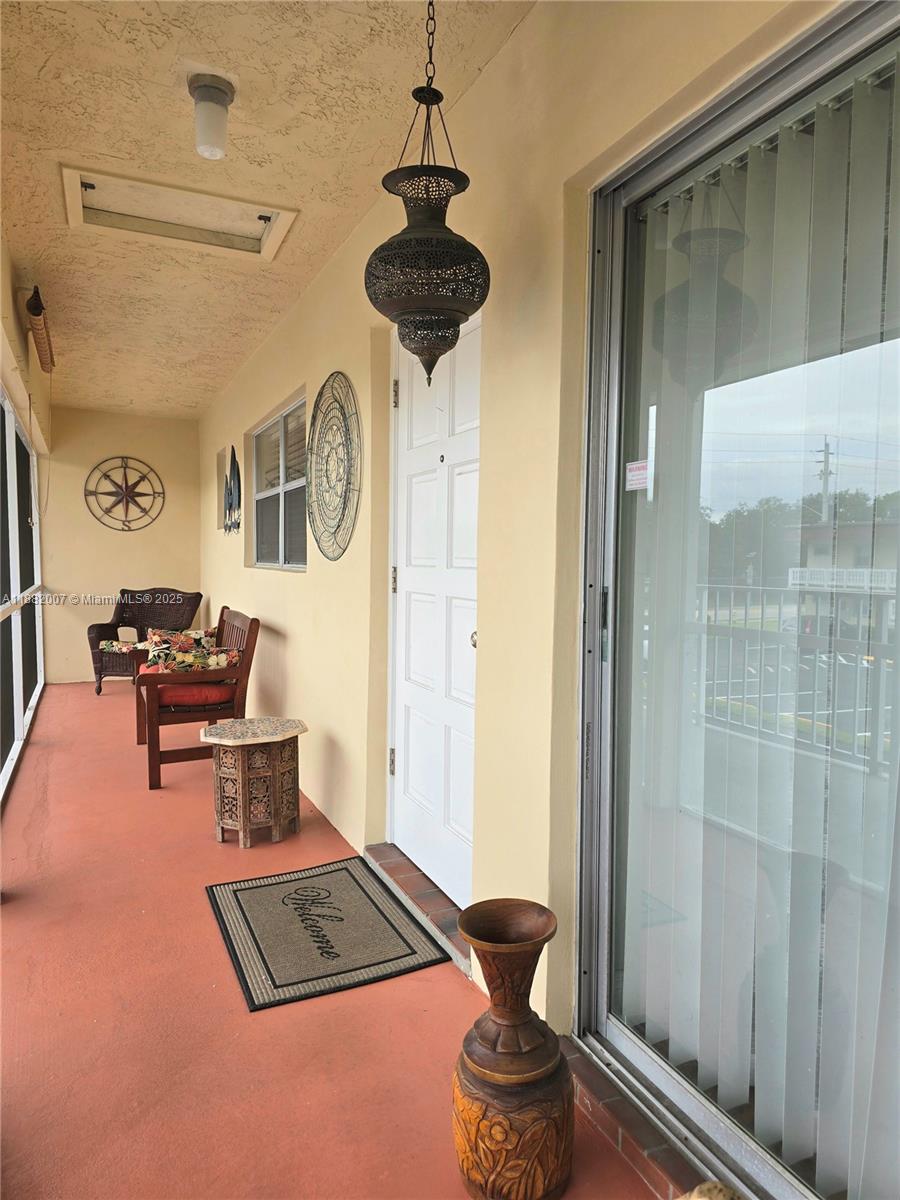 5387 SW 40th Ave #203