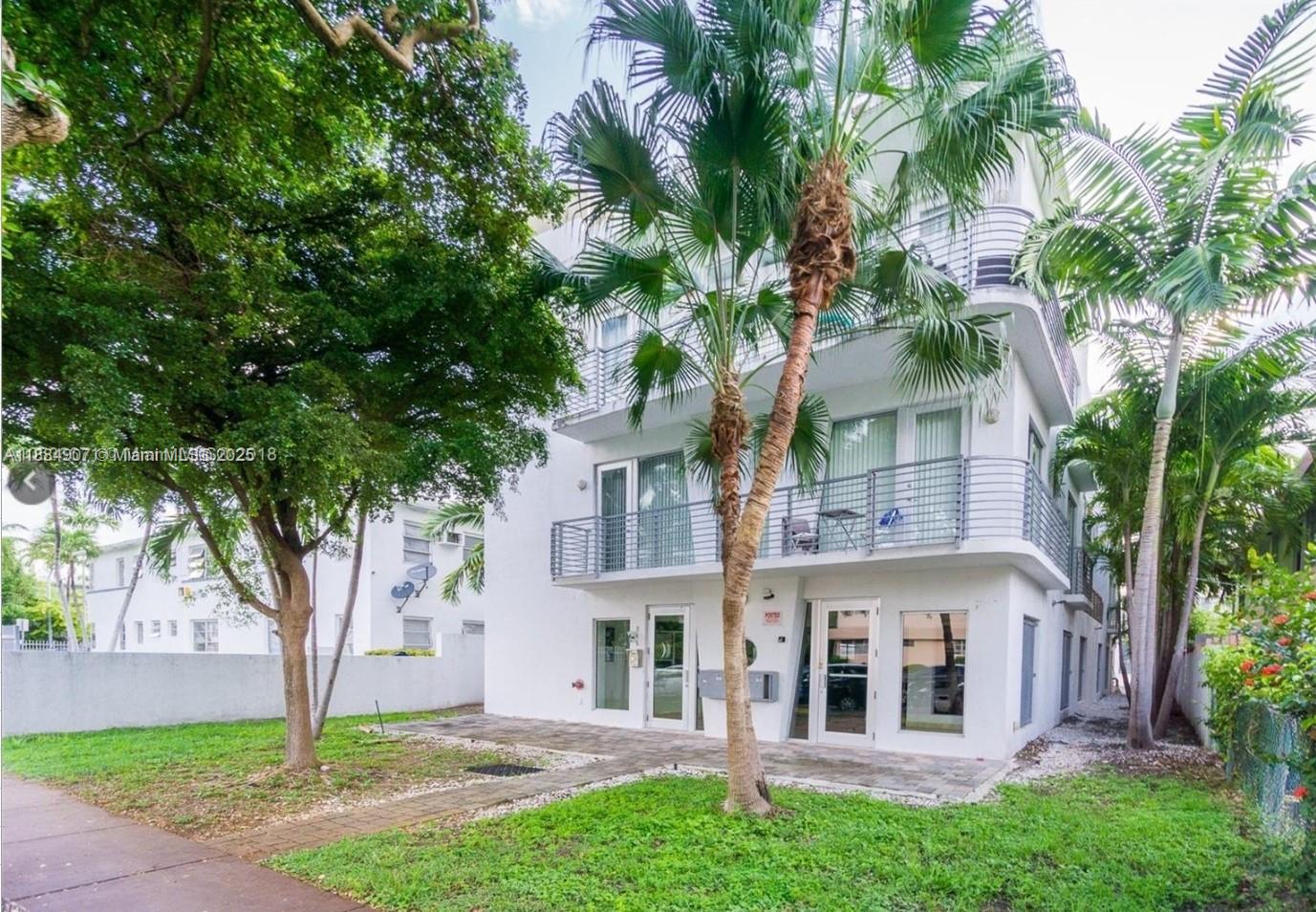 945 Michigan Ave #5