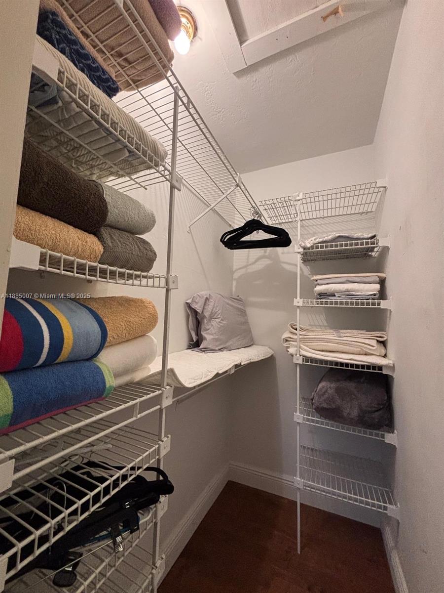 500 Layne Blvd #20 Hallandale Beach, FL 33009