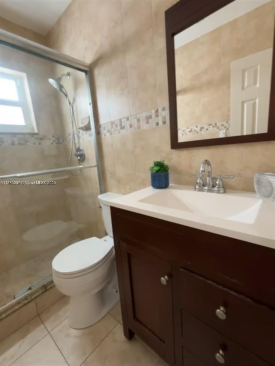 500 Layne Blvd #20 Hallandale Beach, FL 33009