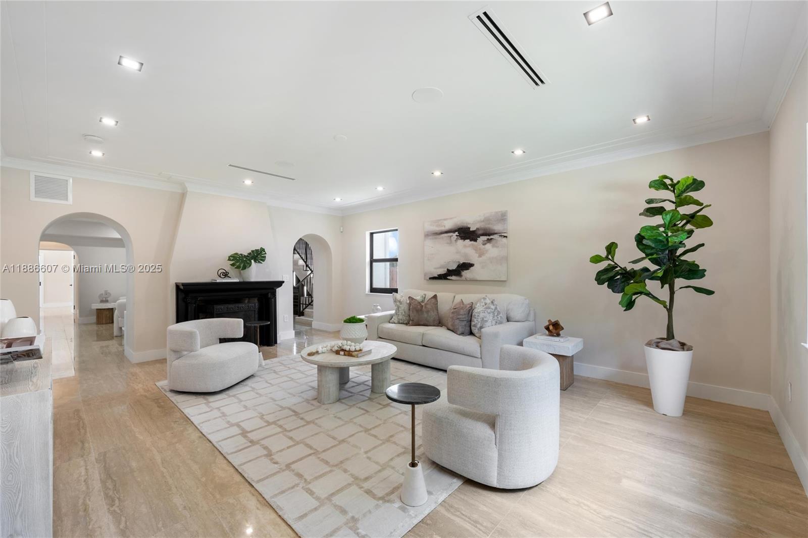 440 NE 94th St Miami Shores, FL 33138