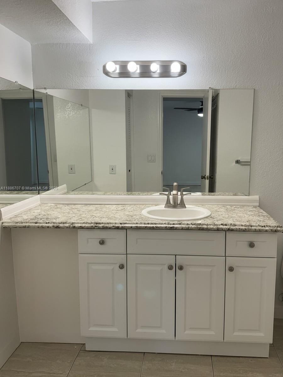 663 Vista Isles Dr #1711 Sunrise, FL 33325