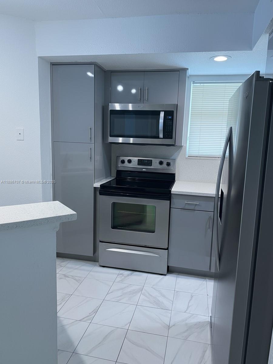 663 Vista Isles Dr #1711 Sunrise, FL 33325