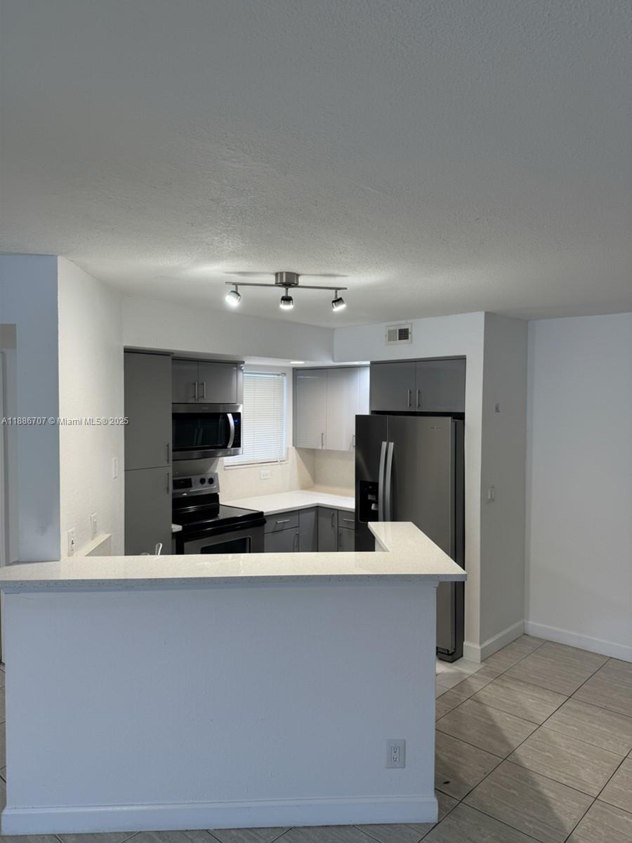 663 Vista Isles Dr #1711 Sunrise, FL 33325