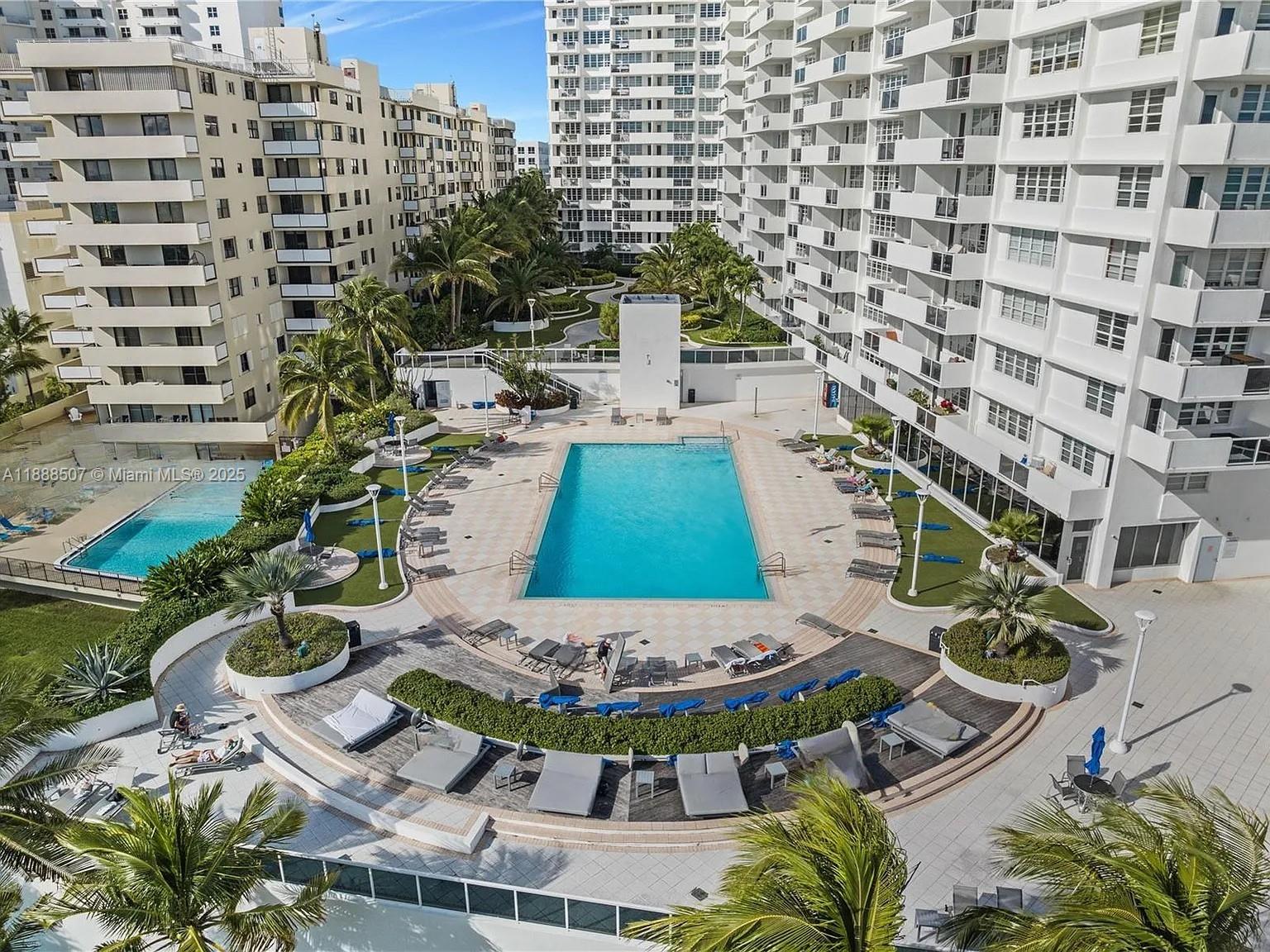 100 Lincoln Rd #407