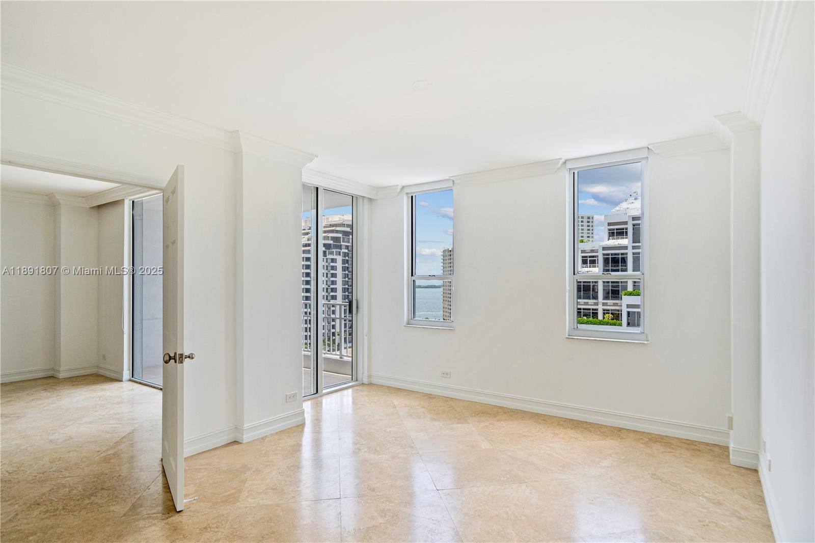 image Courvoisier Courts Condo9