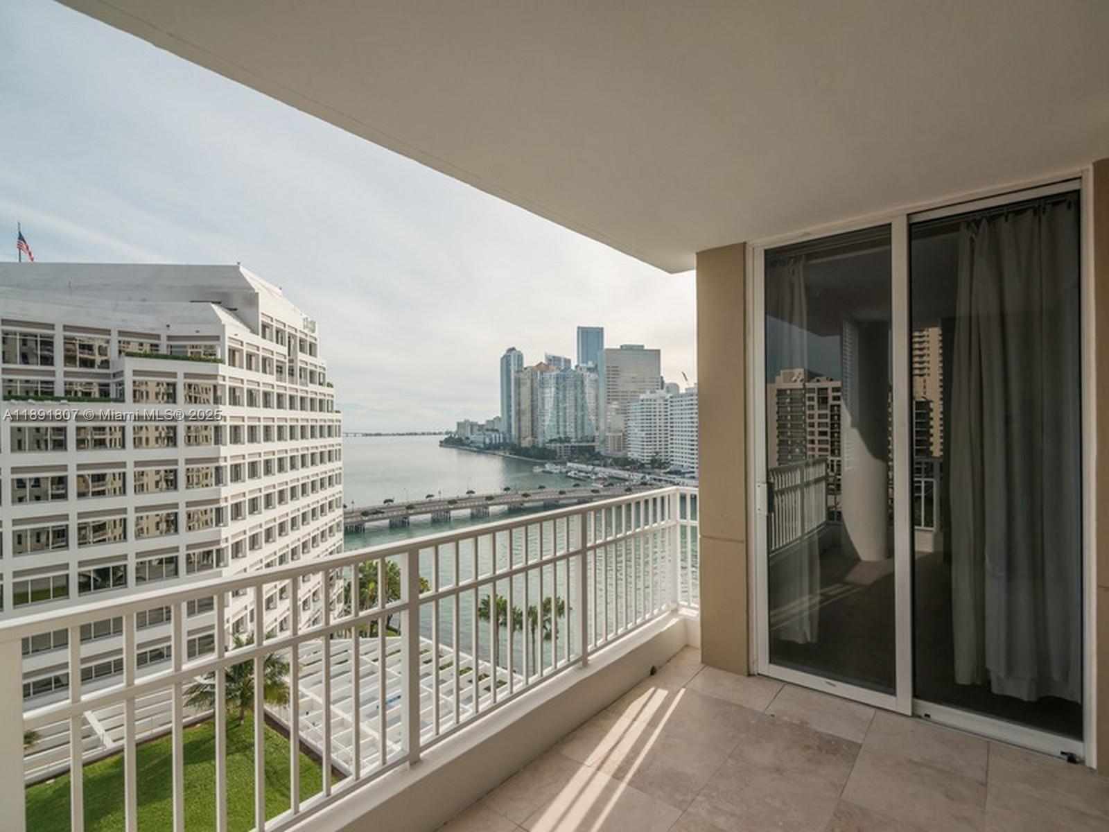 image Courvoisier Courts Condo15