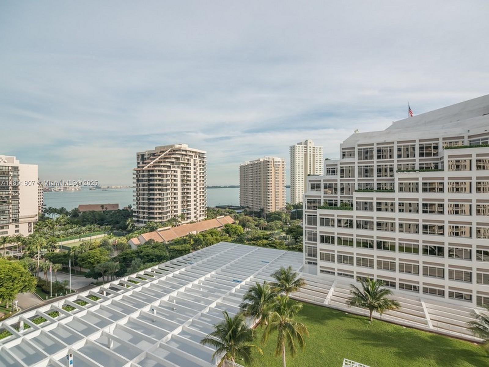 image Courvoisier Courts Condo18