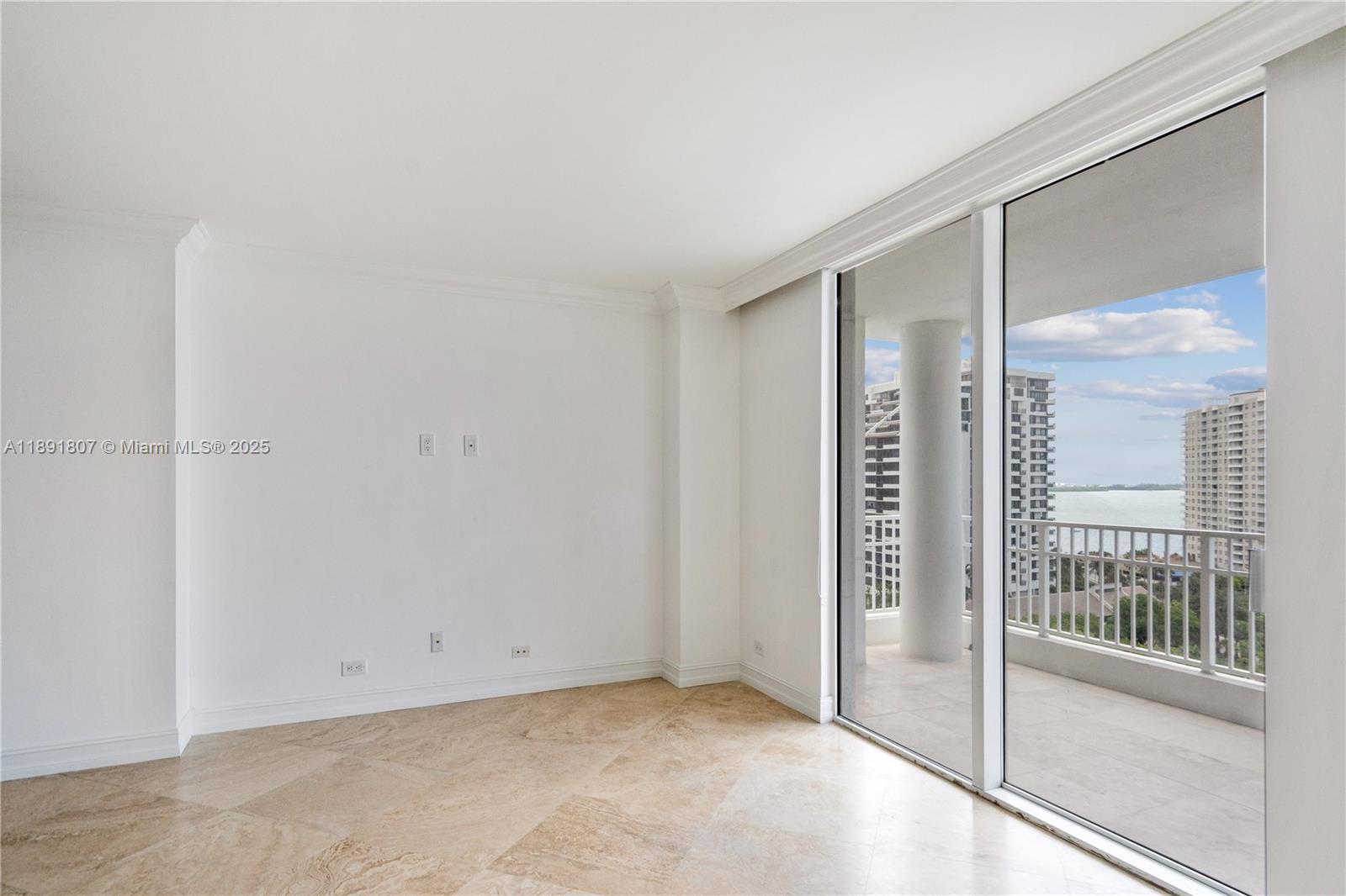 image Courvoisier Courts Condo7