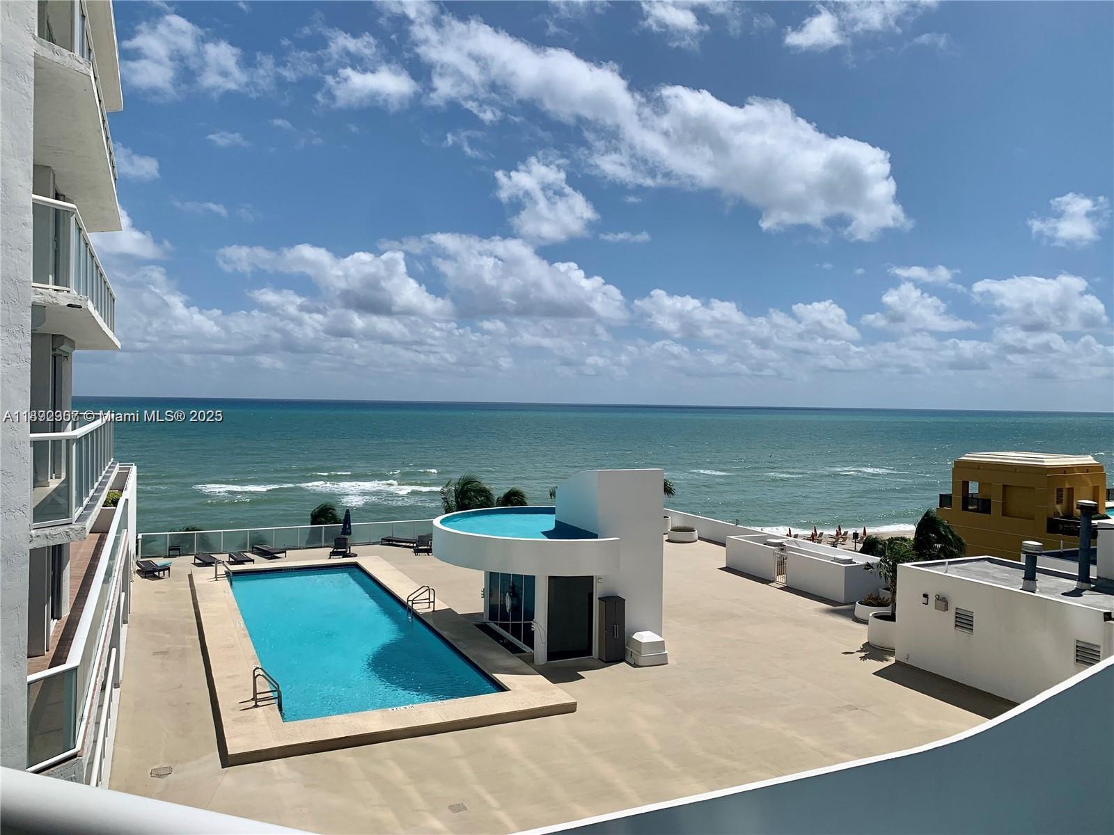 16425 Collins Ave #512
