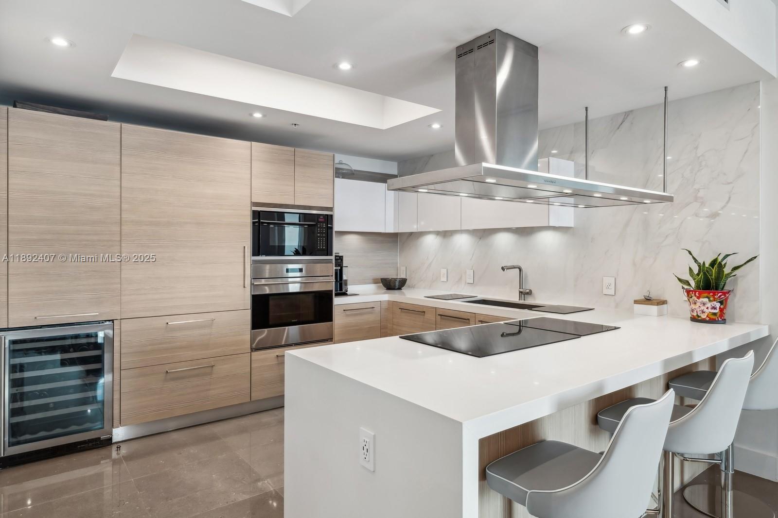 17111 Biscayne Blvd #1004 Aventura, FL 33160