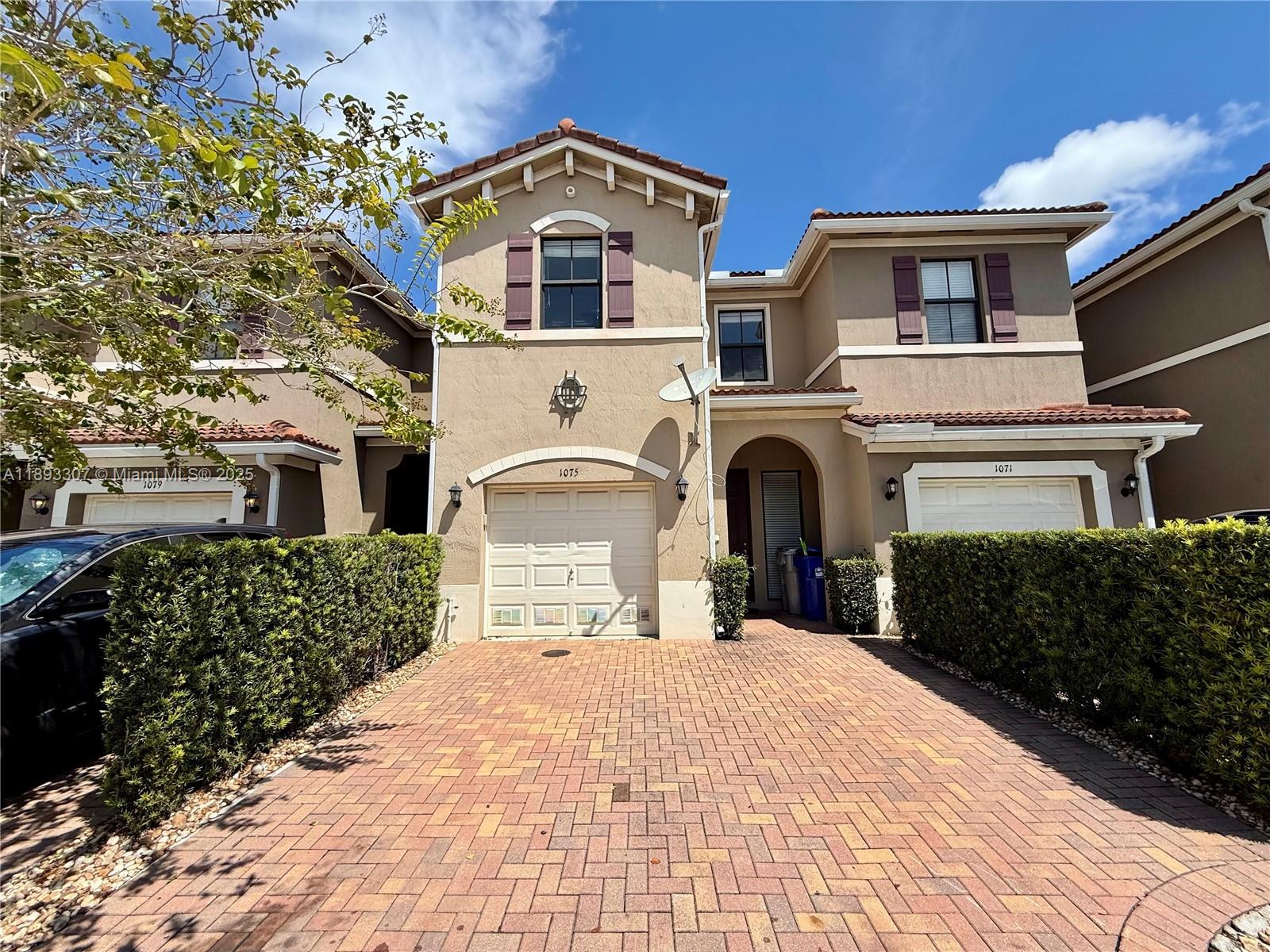 1075 NW 33rd Mnr
