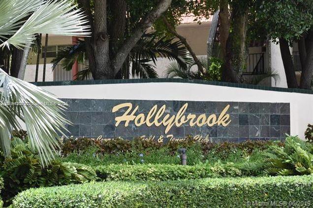 8962 S Hollybrook Blvd #202