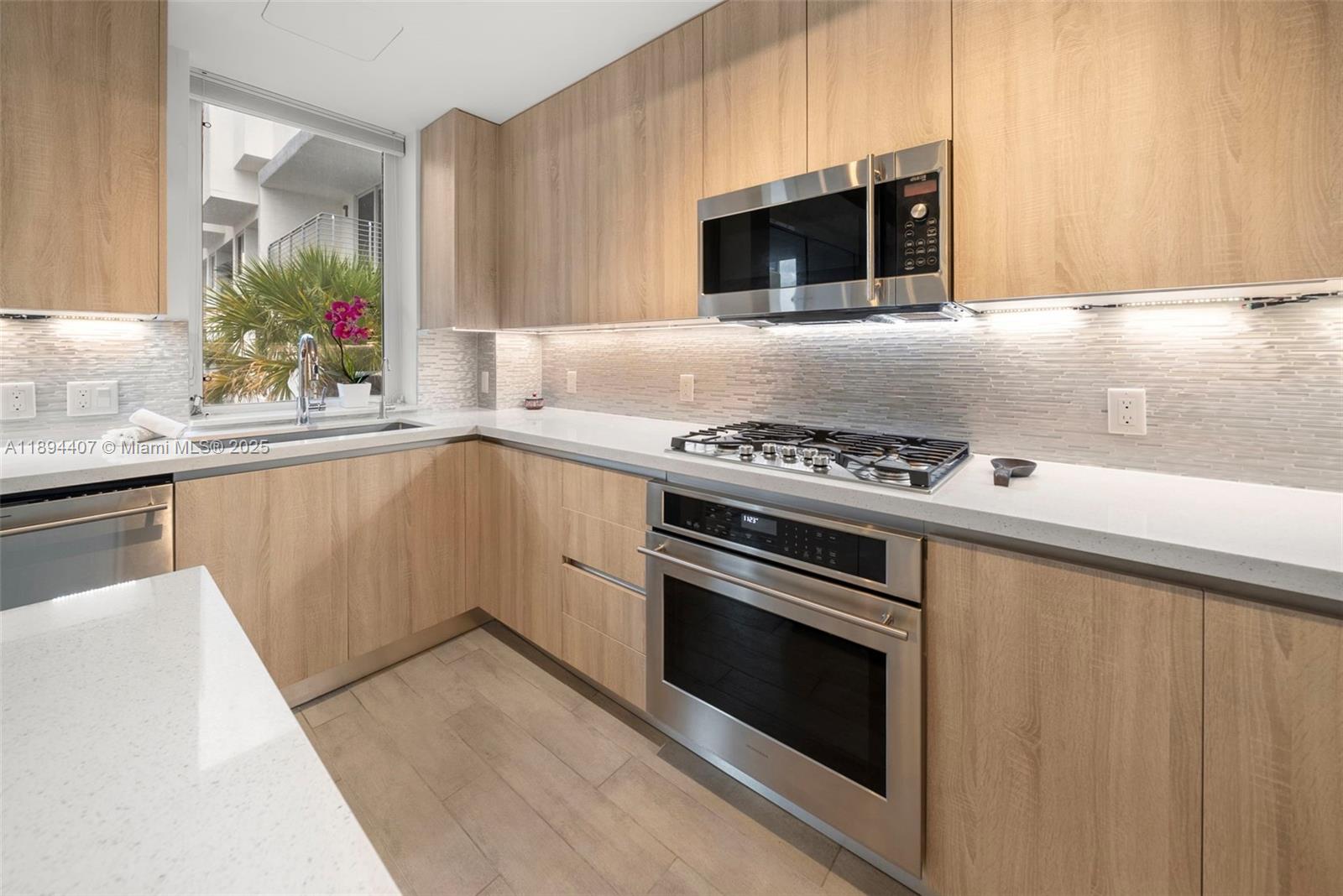 33 N Shore Dr #33 Miami Beach, FL 33141