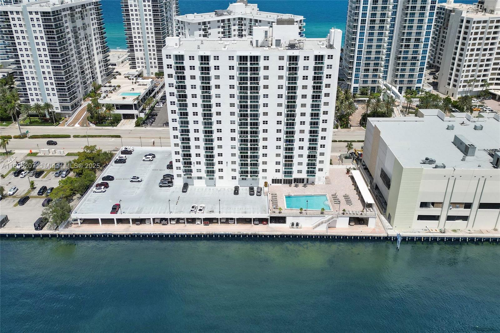 3000 S Ocean Dr #1106