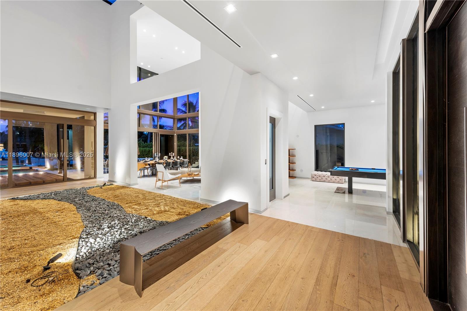 418 Sunset Dr Hallandale Beach, FL 33009 418 Sunset Dr Hallandale Beach, FL 33009