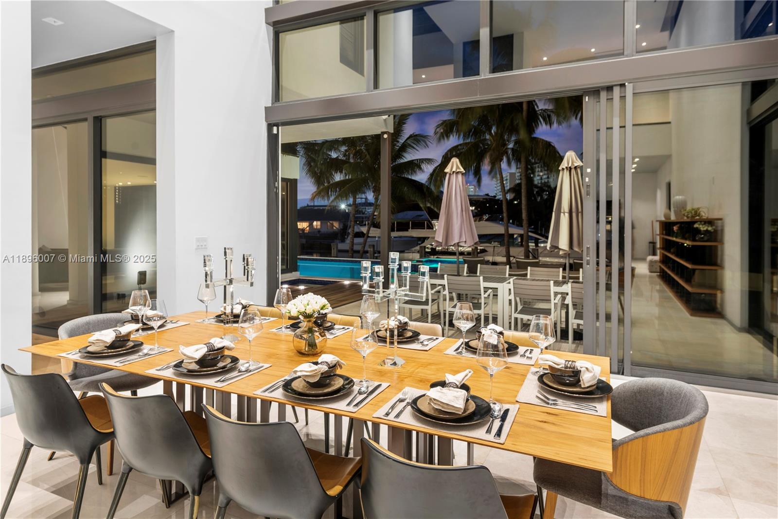 418 Sunset Dr Hallandale Beach, FL 33009 418 Sunset Dr Hallandale Beach, FL 33009