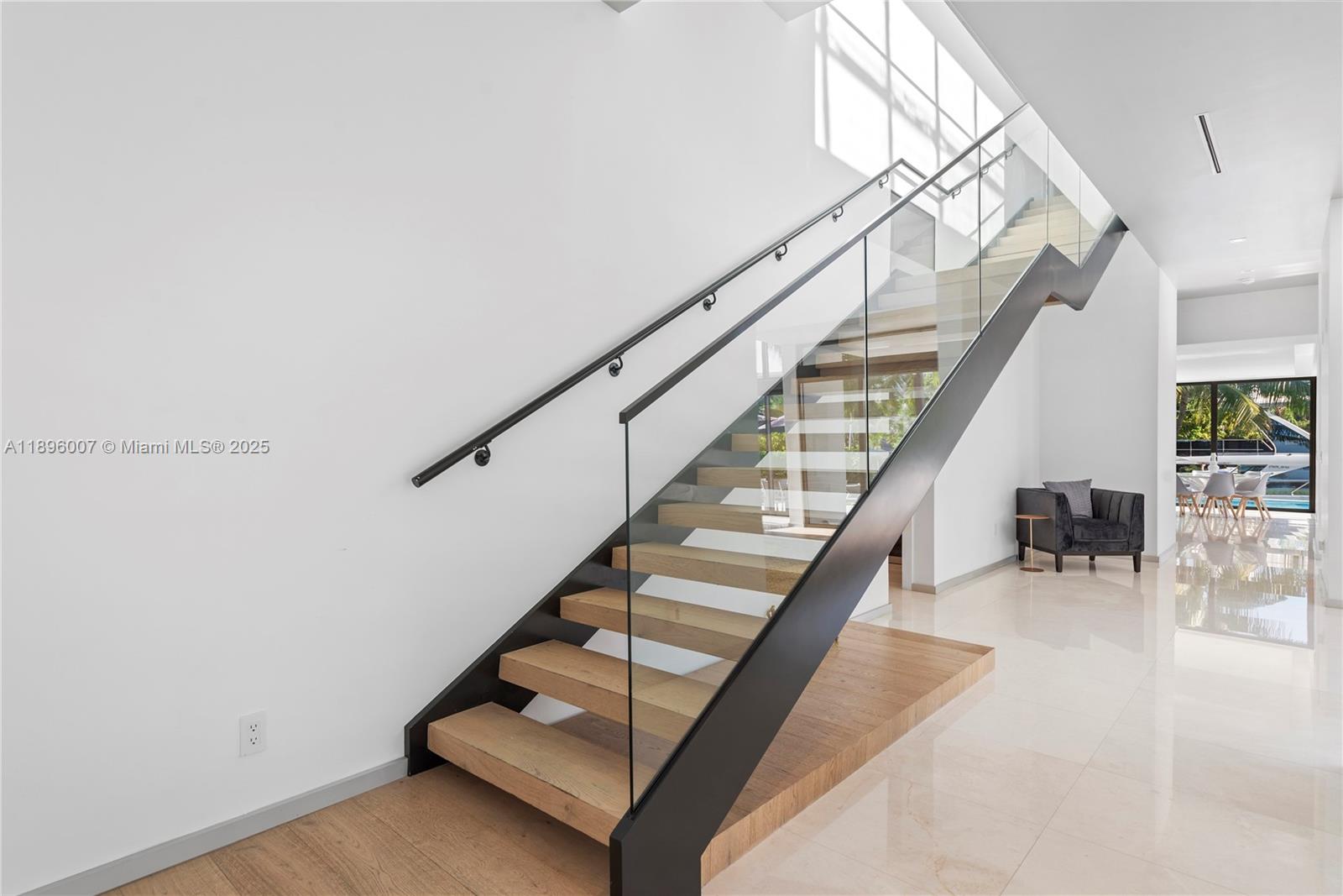 418 Sunset Dr Hallandale Beach, FL 33009 418 Sunset Dr Hallandale Beach, FL 33009