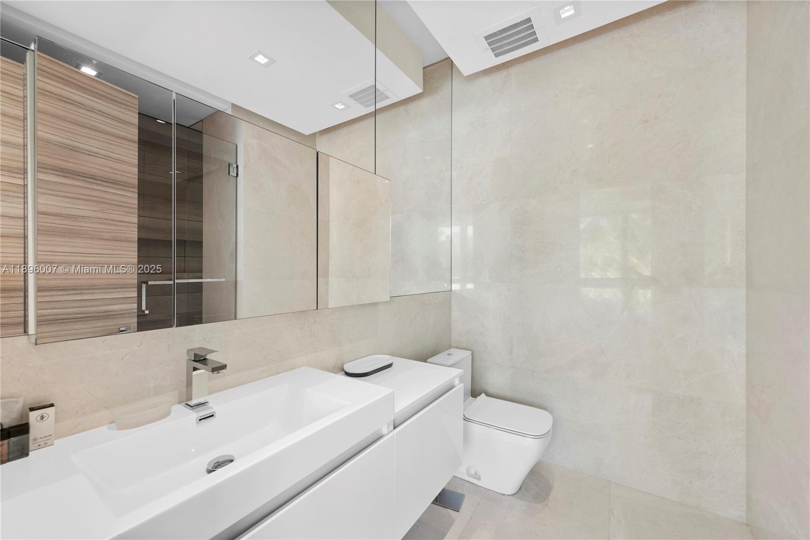 418 Sunset Dr Hallandale Beach, FL 33009 418 Sunset Dr Hallandale Beach, FL 33009