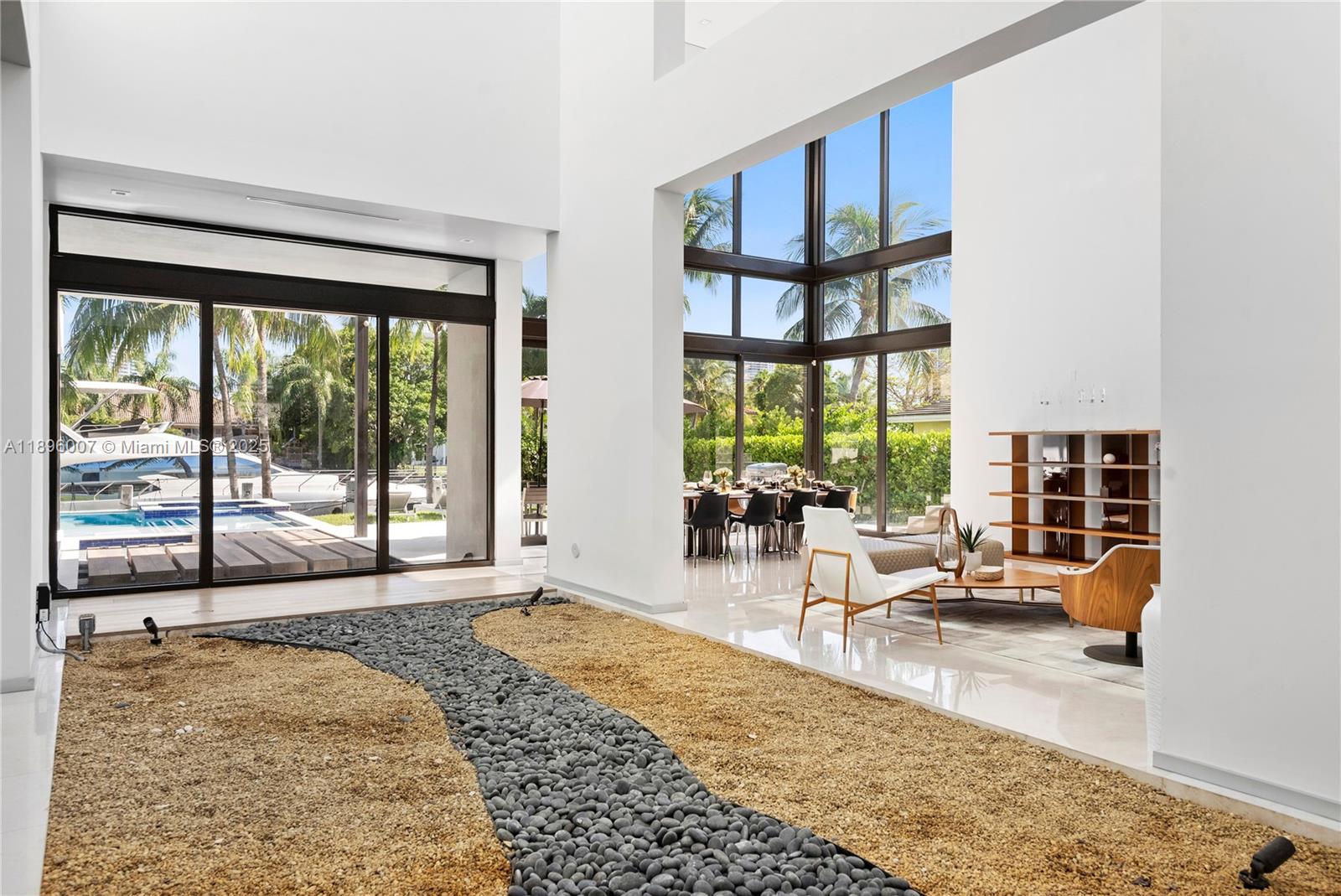 418 Sunset Dr Hallandale Beach, FL 33009 418 Sunset Dr Hallandale Beach, FL 33009