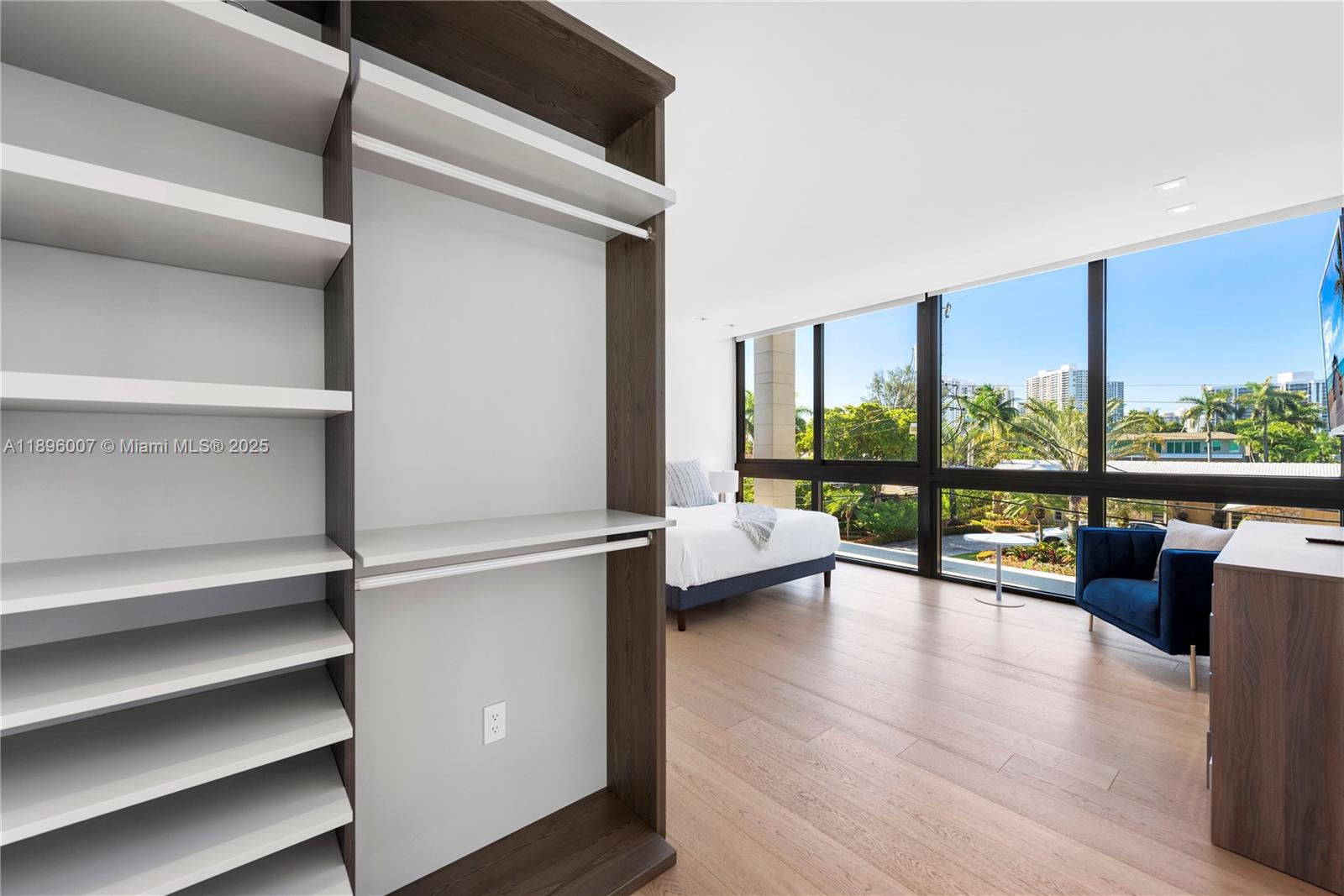 418 Sunset Dr Hallandale Beach, FL 33009 418 Sunset Dr Hallandale Beach, FL 33009