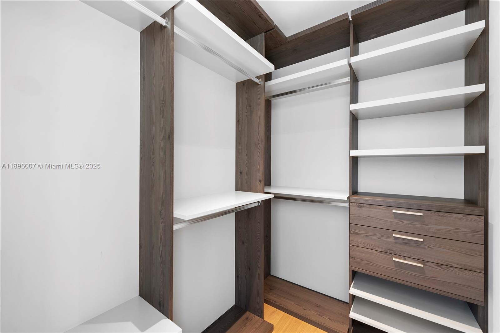 418 Sunset Dr Hallandale Beach, FL 33009 418 Sunset Dr Hallandale Beach, FL 33009