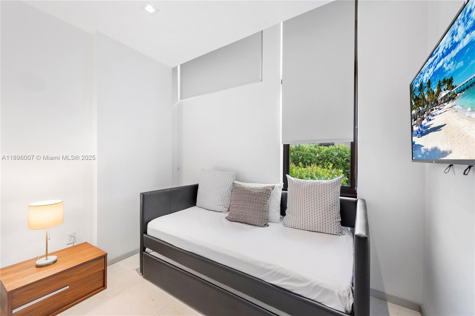 418 Sunset Dr Hallandale Beach, FL 33009 418 Sunset Dr Hallandale Beach, FL 33009