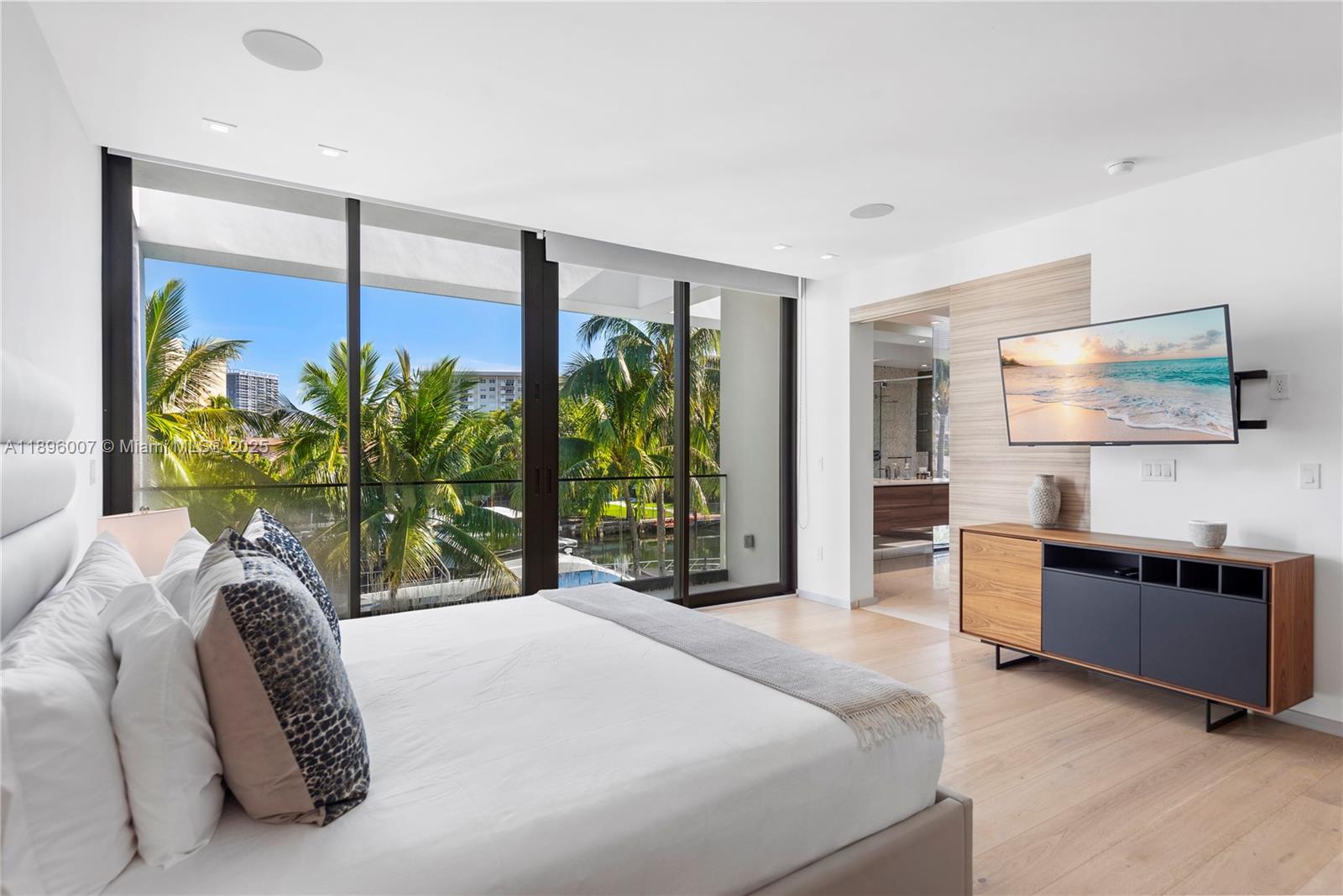 418 Sunset Dr Hallandale Beach, FL 33009 418 Sunset Dr Hallandale Beach, FL 33009