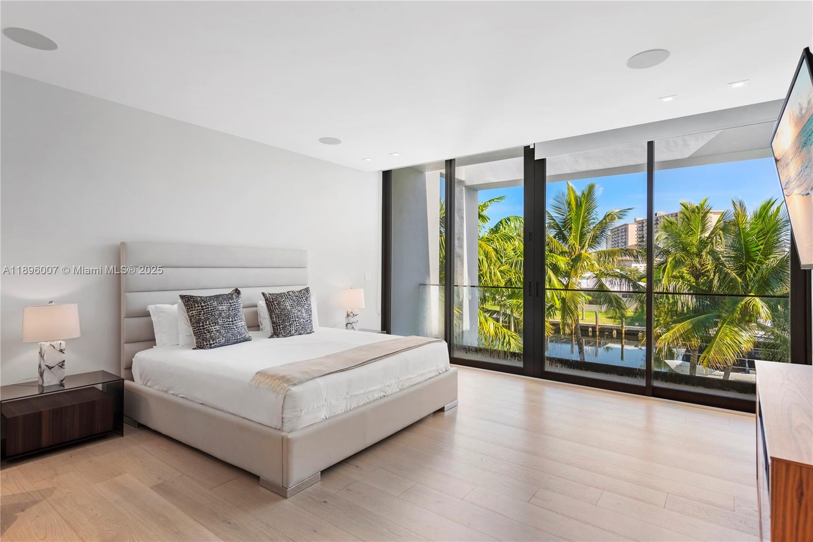 418 Sunset Dr Hallandale Beach, FL 33009 418 Sunset Dr Hallandale Beach, FL 33009