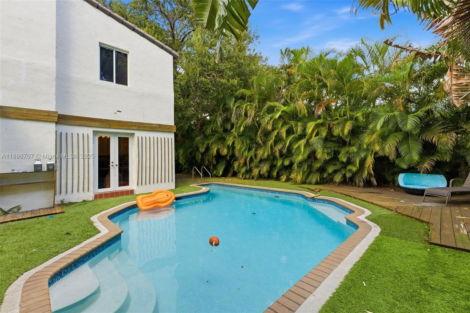 401 SW 28th Rd Miami, FL 33129