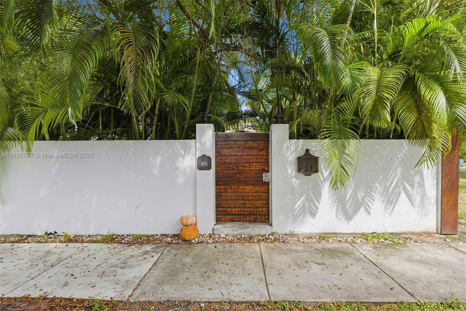 401 SW 28th Rd Miami, FL 33129