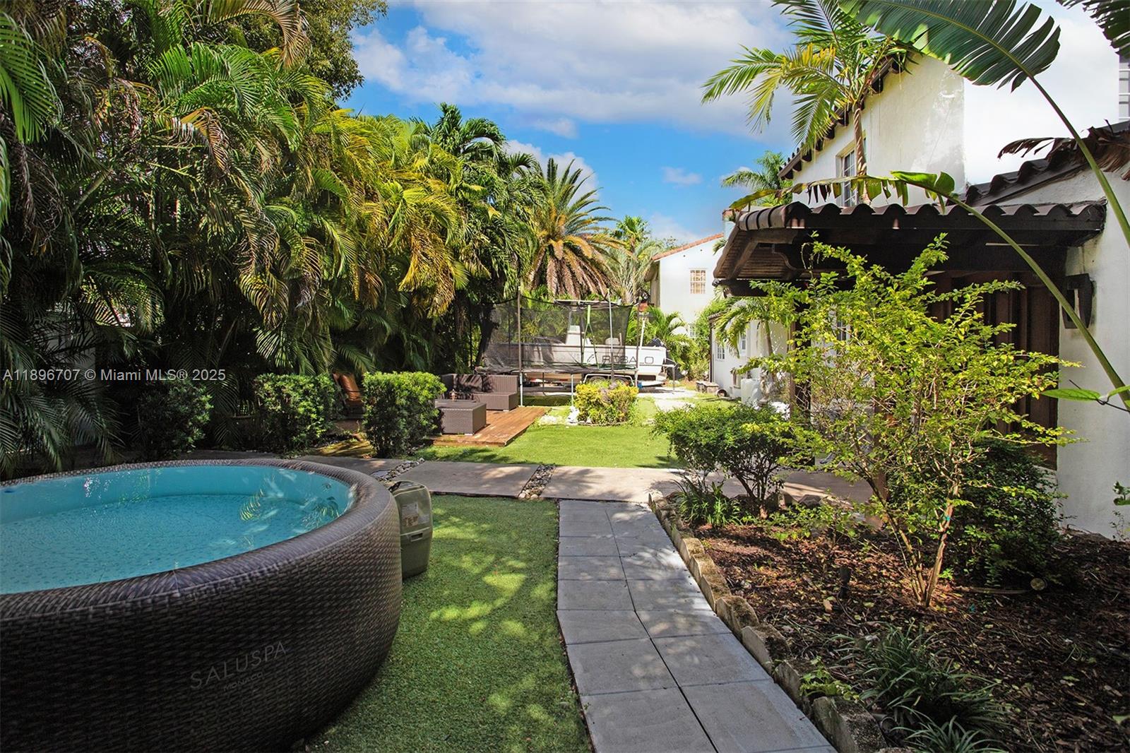 401 SW 28th Rd Miami, FL 33129